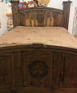 Texas Star Wood Queen Bed