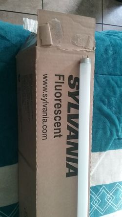 Sylvania flulorescent box 30 bulbs 36 "