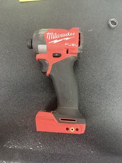 Milwaukee m18 bit driver