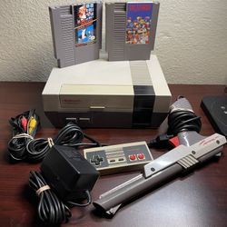 Nintendo NES CONSOLE With Super Mario Bros and Dr.Mario 