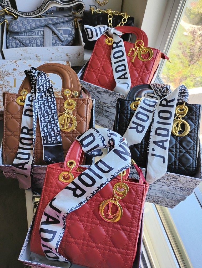 Dior Lady Bag 👉See Photos Details