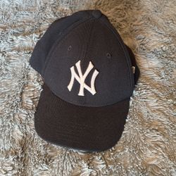 New York Yankees Youth Hat Stretch Fit