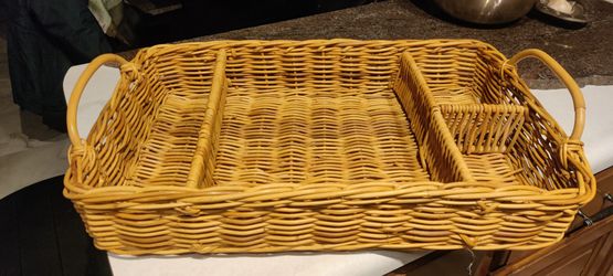 Wicker Serving Basket 