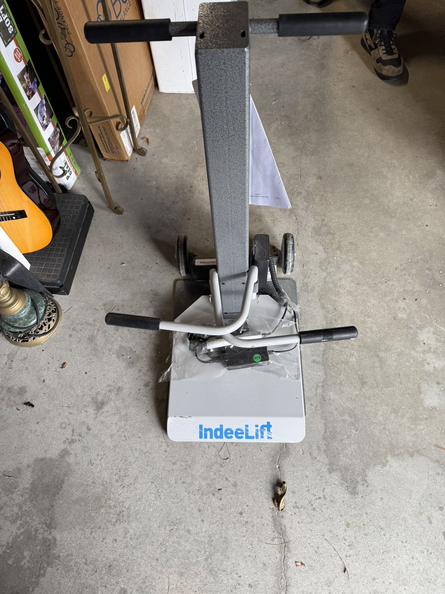 Indeelift For Lifting People