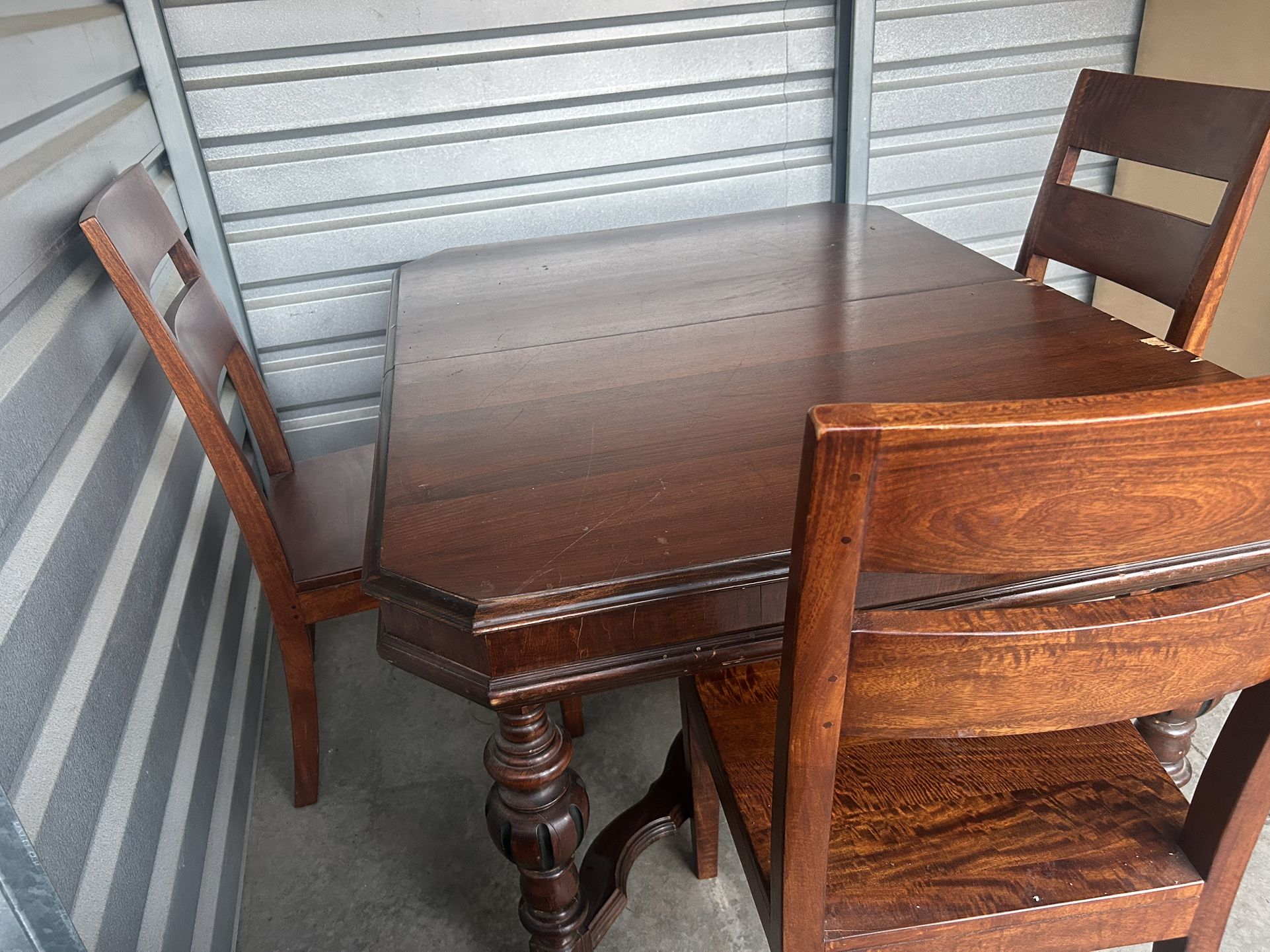 Dining Room Table With 4 Chairs