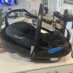 Infant Car Seat By Maxi Cosi 200.00 