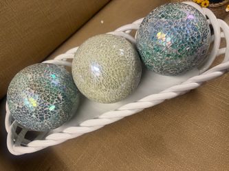 Glass balls with tray decoration