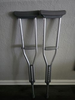 Small Crutches (For Child ,Small Adult)see Description