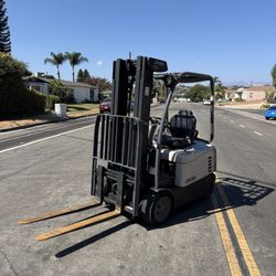 2016 Crown CASCADE SIDESHIFTER Rubber Tired Forklift