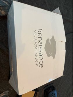 8 Renaissance solar post cap lights