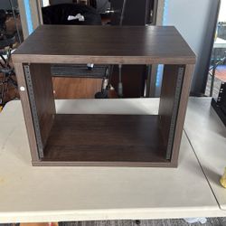 Gator Frameworks 8U Studio Rack - Walnut Brown
