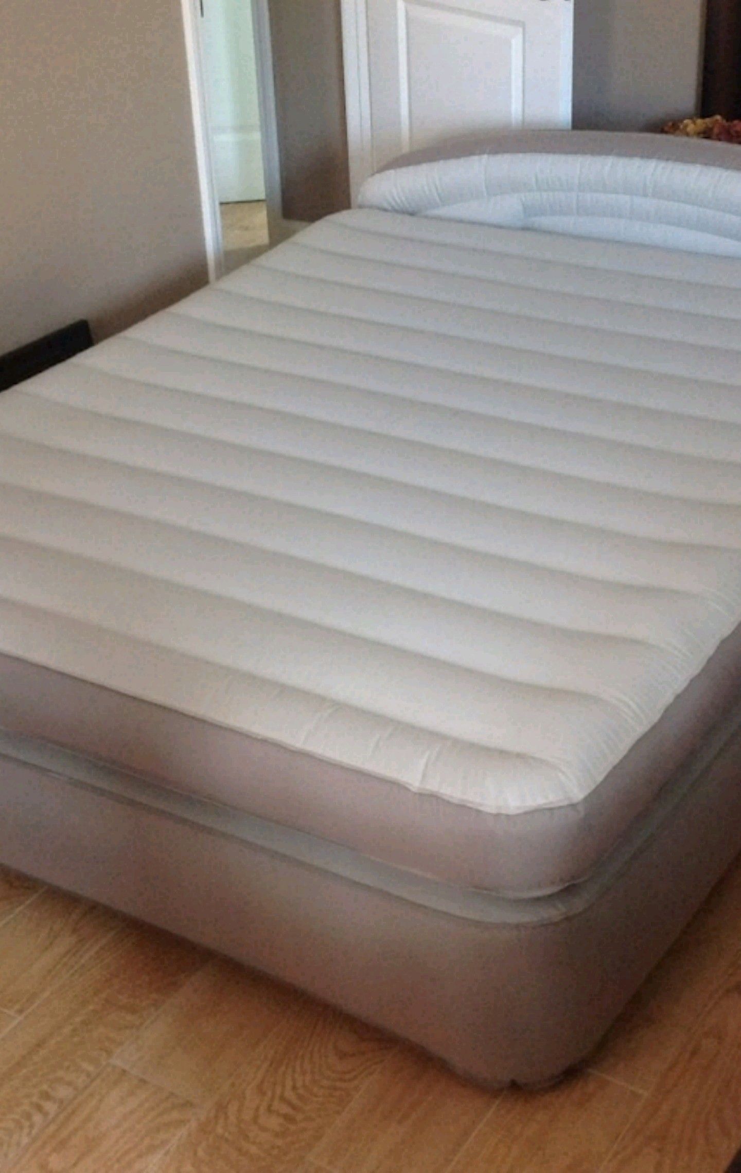 Air mattress queen