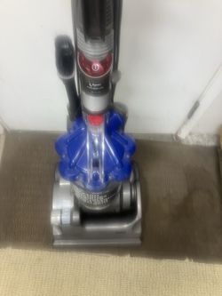 VACUUM DYSON pet , top of the line Dyson