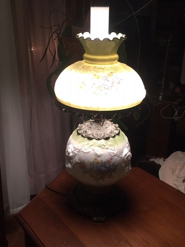 Pending Hurricane Lamp Vintage 1970