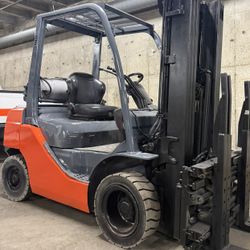 TOYOTA 5500 lb forklift Single double, side shift for sale  