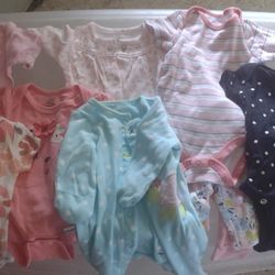 New Clean  Born baby Clothes With Baby Tub And Diapers 