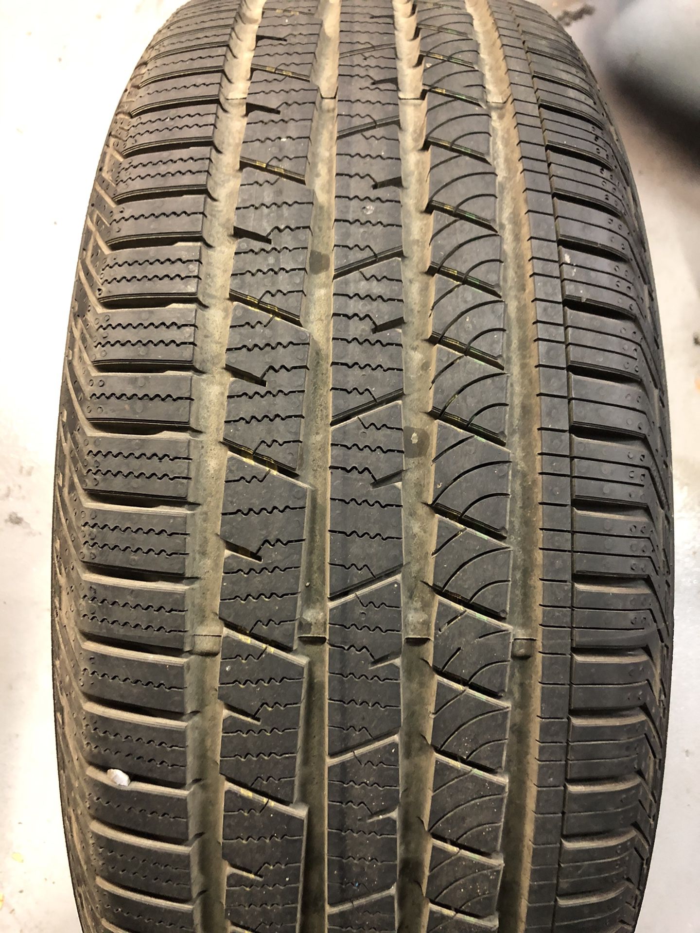 Tire .... size ——> 235/60 R18 103H