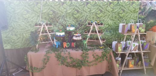 Cupcake stand - 3 tier - wood