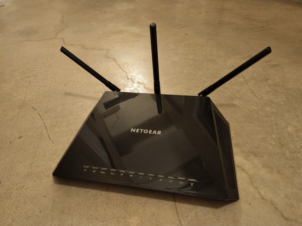 Netgear AC1750 Smart WiFi Router (Model R6400)