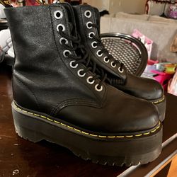 Dr Martens  Boots