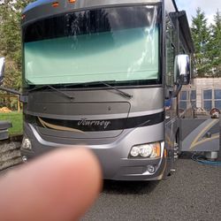 2010 Winnebago Journey 40L
