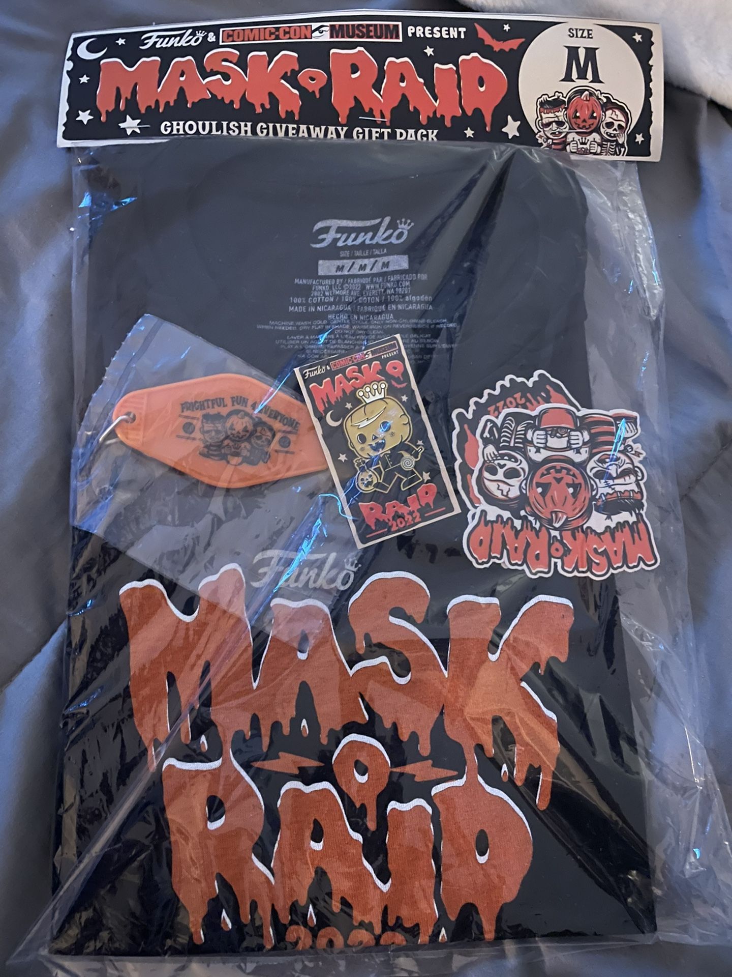 2 Funko Mask o Raid Bundles + 2 Posters + Machoman Pop
