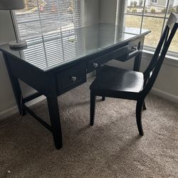 Wooden Office Desk And Chair 