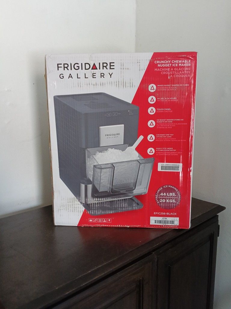 Frigidaire Gallery Nugget Ice Maker, 44 Pounds (Black)