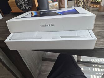 Macbook pro/ Please read description