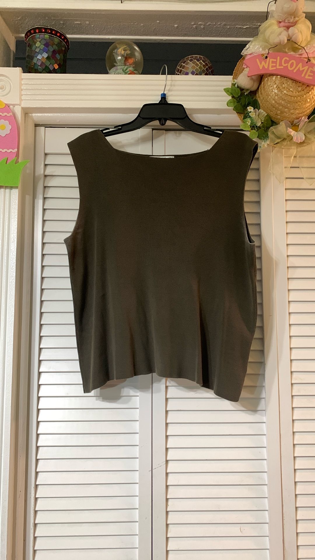 Women’s Sweater Vest Top (size XL)