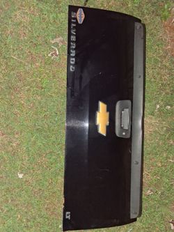 Chevy Silverado Tailgate Black