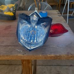 Fzr6 Yamaha Headlight And Taillight Combo