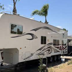 2006 Weekend Warrior LE 3305