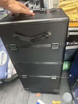 esthetician bag with wheels