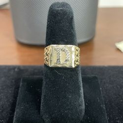 10kt Letter D Ring 