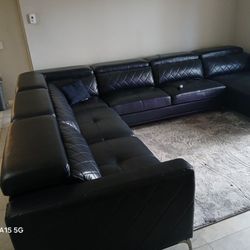 Recliner & Sectional 
