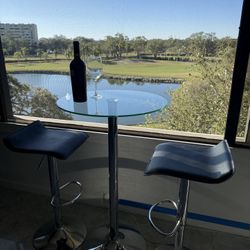 2 Bar Stools / High Table