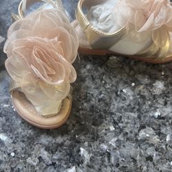 Gold flower sandels 5M