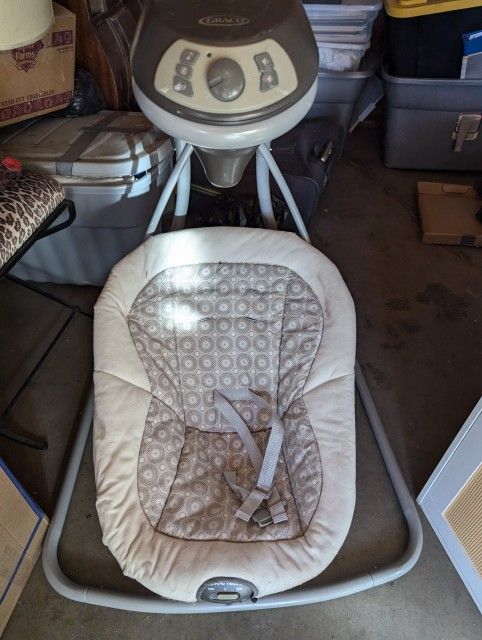 Graco Infant Swing And Bumbo Chair