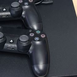 PS4 W/ 2 CONTROLLERS Game Included 