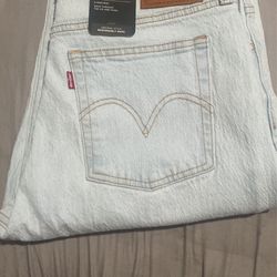 31x28 Levi’s Women’s Premium Wedgie Straight Jeans