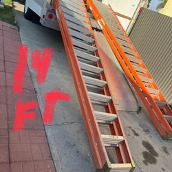 Escalera de 14 pies de fibra de vidrio doble subida casi nueva muy barata 