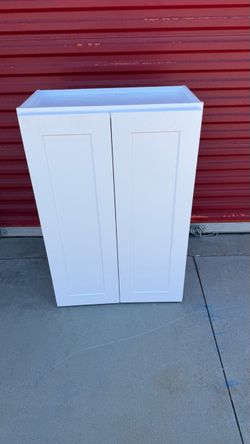 White shaker cabinet