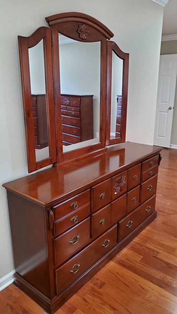 Tuscan II 6 PC Bedroom Furniture Set Dark Pine Solid Wood Queen Size