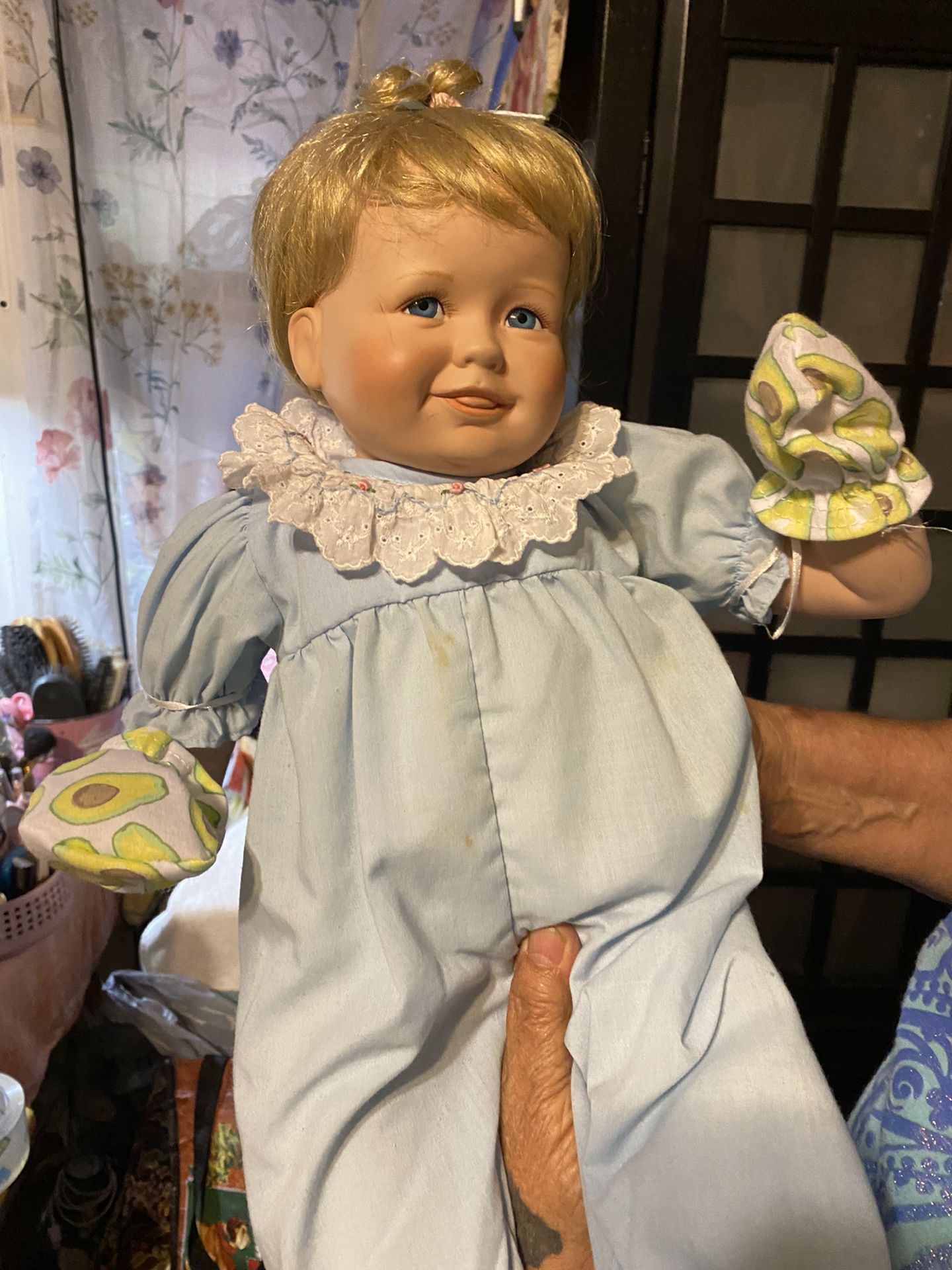 Beautiful  Antique  Doll Ceramic  Asking $40 Obo