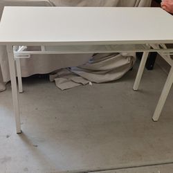 Desk-table. 47-1/4" x 23-3/4". Ht 29". Deer Vly 67th Ave. 85310
