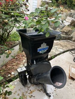 Patriot Gas Powered Chipper Shredder Vac 6.5 HP for Sale in La