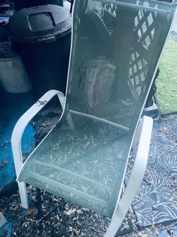2 FREE comfy lawn chairs