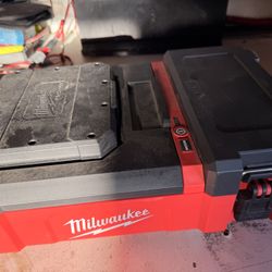 Milwaukee Packout M12 Light and Organizer 