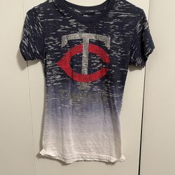 Women’s Twins T-shirt (small)